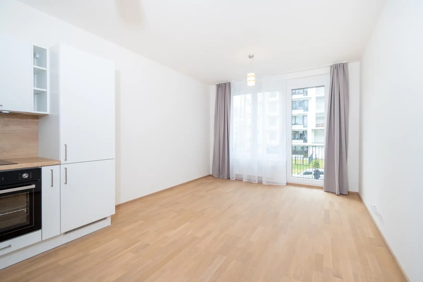 Pronájem bytu 1+kk 32 m², ulice Smržových 1035/12, Praha - Vysočany