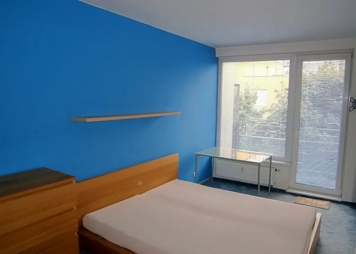 Pronájem bytu 2+kk, 50m2 - Hnězdenská, Praha 8