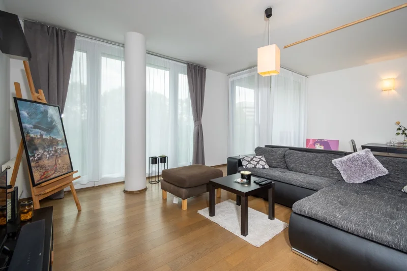 Pronájem zařízeného bytu 2+kk,  60m² s balkonem, Praha - Prosek