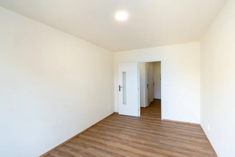 Pronájem bytu 2+kk, 45 m² - Praha - Kobylisy