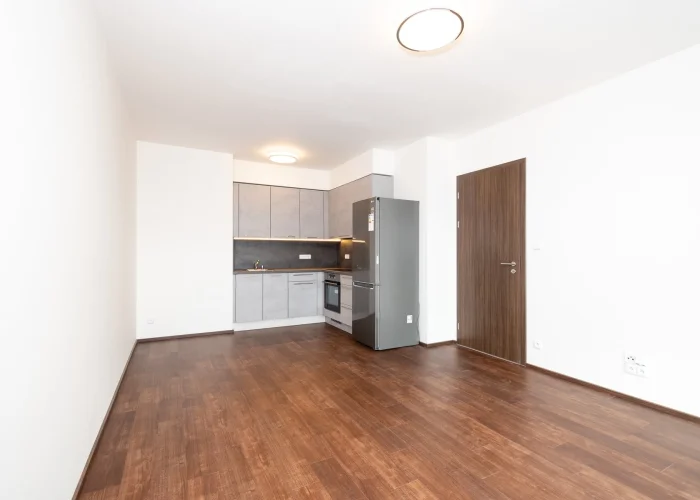 Pronájem bytu 2+kk s balkónem, ulice Poděbradská 1158/49, Praha - Hloubětín