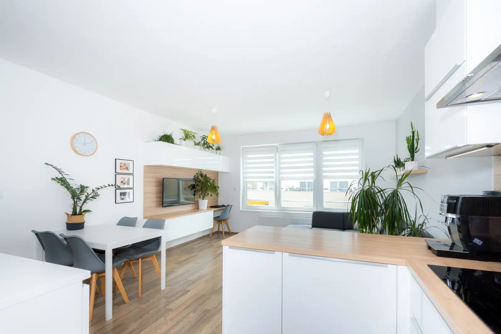Pronájem bytu 2+kk, 53,6 m², ulice Františka Diviše 1603/20a, Praha - Uhříněves