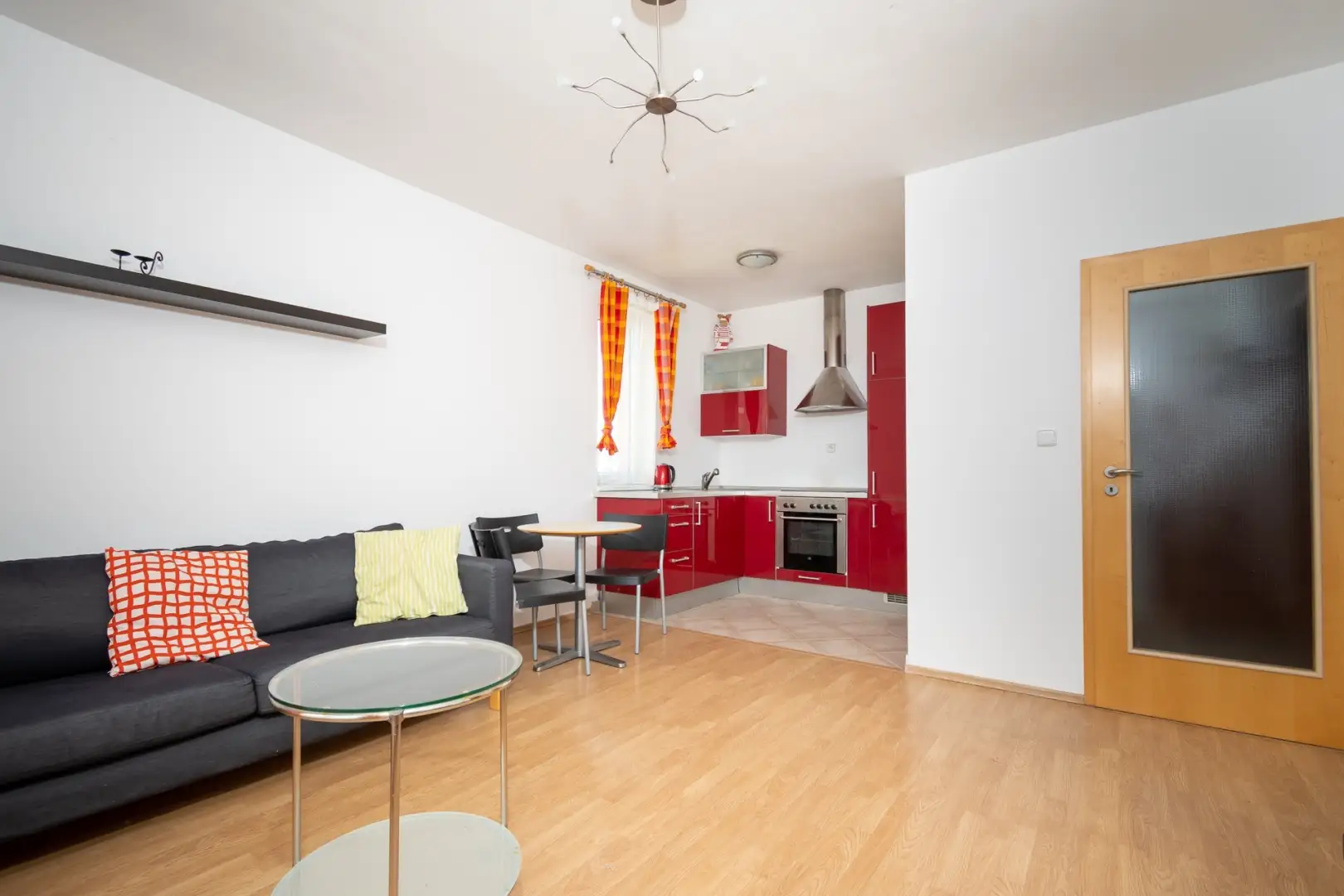 Pronájem bytu 2+kk/G o velikosti 40m² - Praha - Suchdol