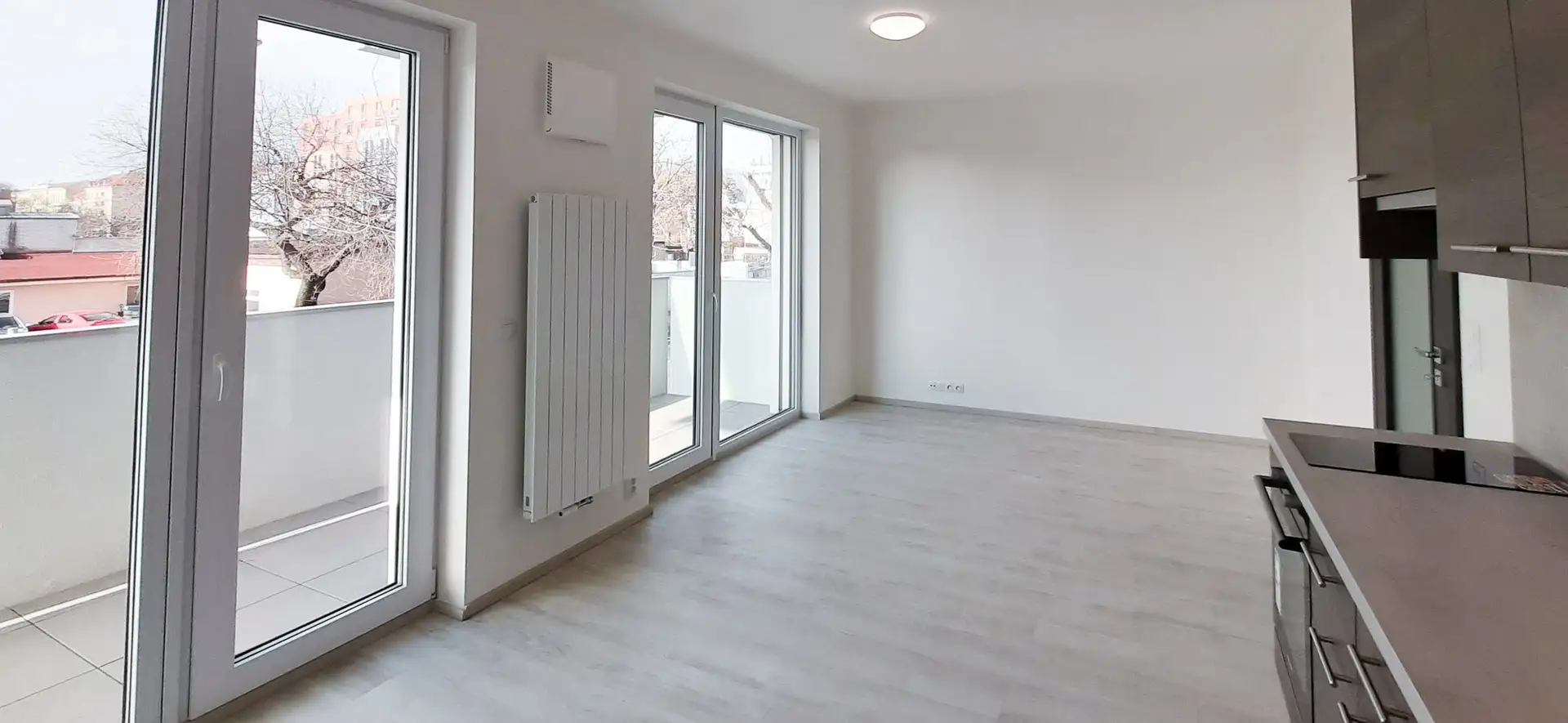Pronájem bytu 1+kk, 33m2 s balkonem