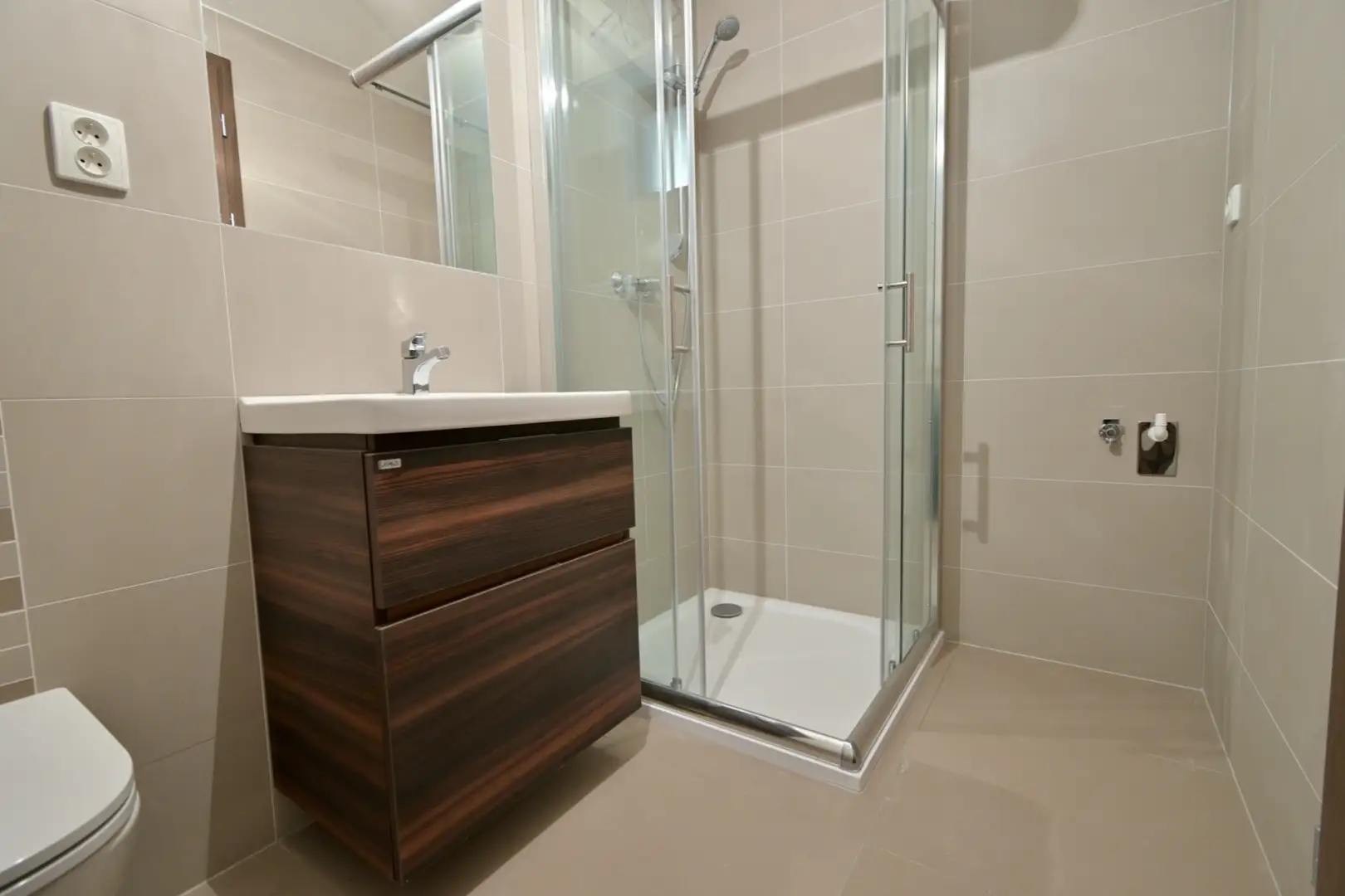 Pronájem bytu 1+kk o výměře 33 m² s lodžií v lokalitě Praha - Košíře