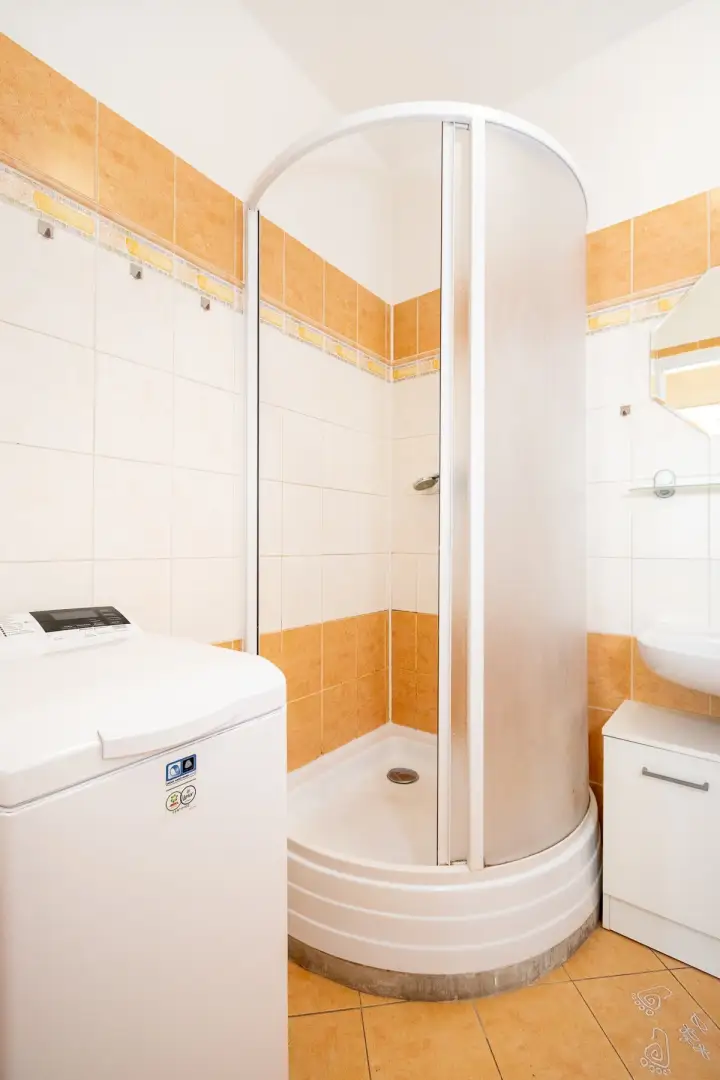 Pronájem bytu 2+1, 57 m², ulice Pod Stárkou, Praha - Michle