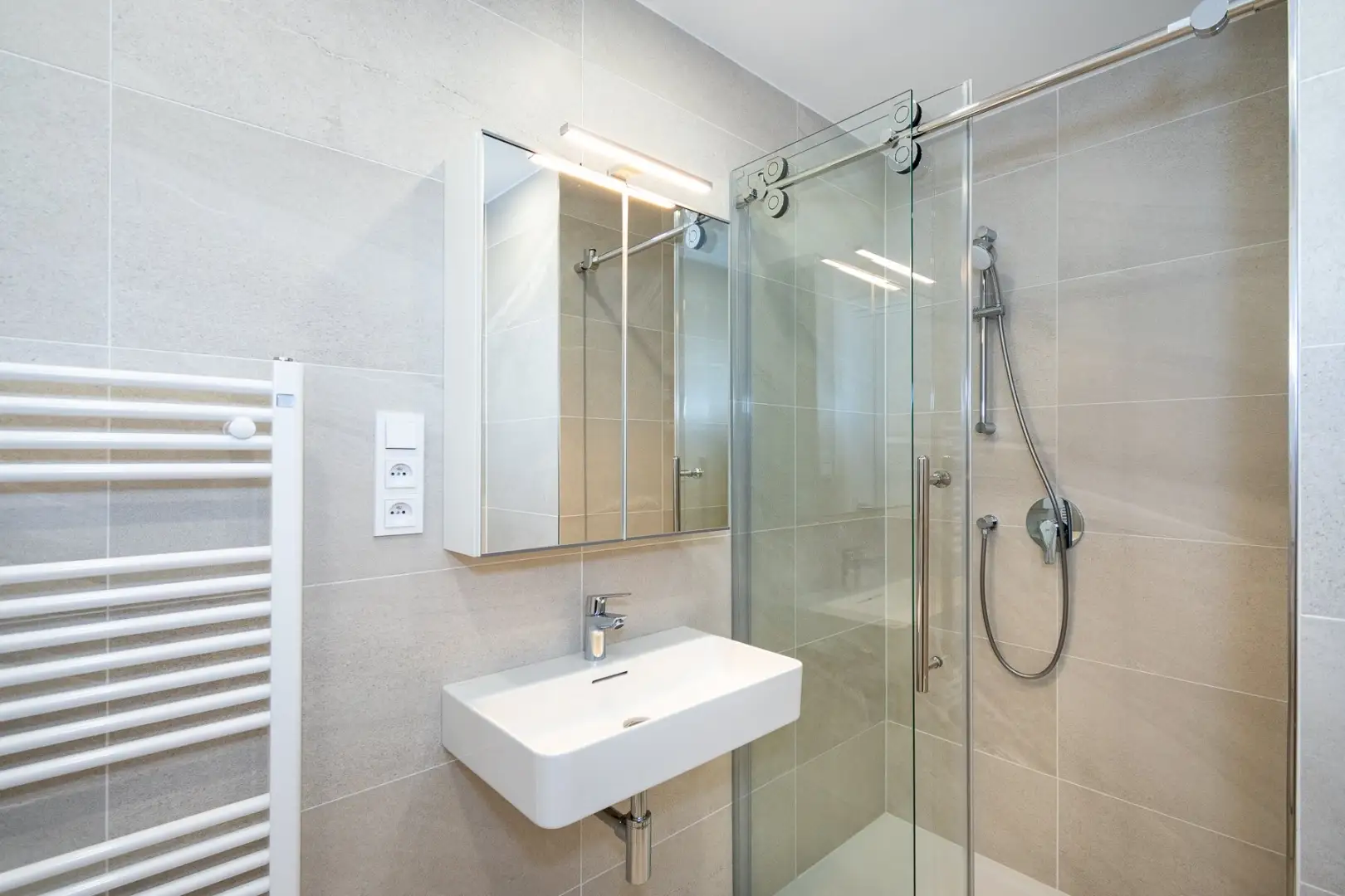Pronájem bytu 2+kk, 40 m² - Praha - Nusle