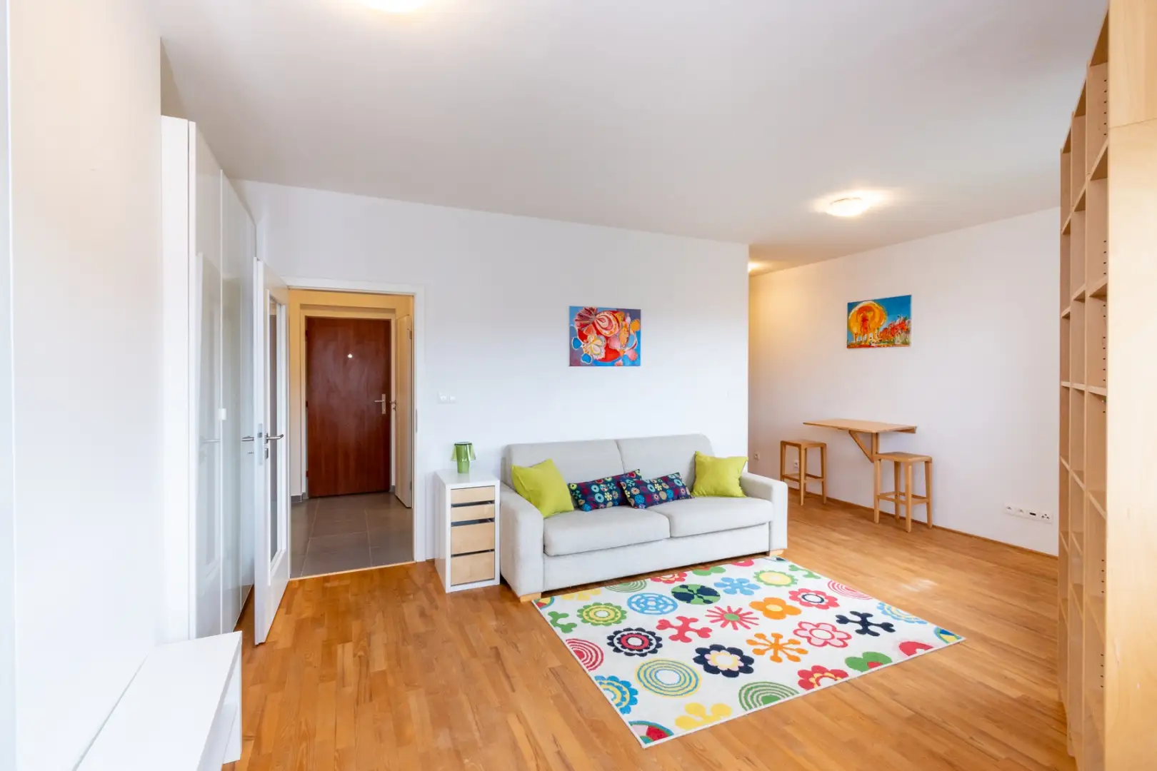 Pronájem bytu 1+kk, 34 m² - Praha - Smíchov