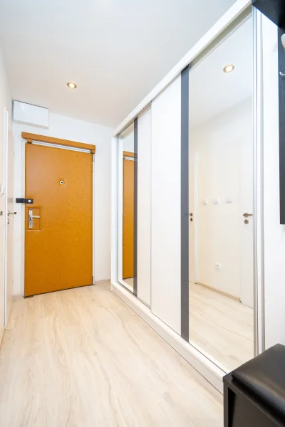 Pronájem bytu 2+kk 39m² - Praha - Hostivař