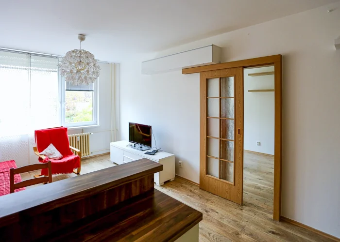 Pronájem bytu 2+kk 41m² - Praha - Modřany