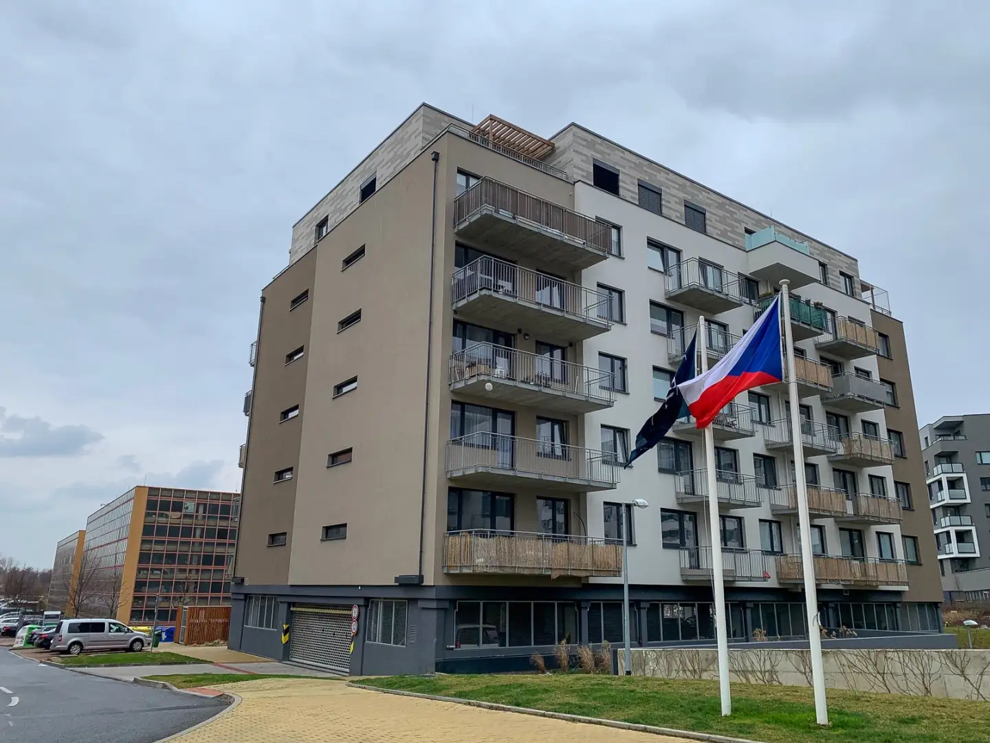 Pronájem bytu 2+kk/B, 53m² - Praha - Střížkov