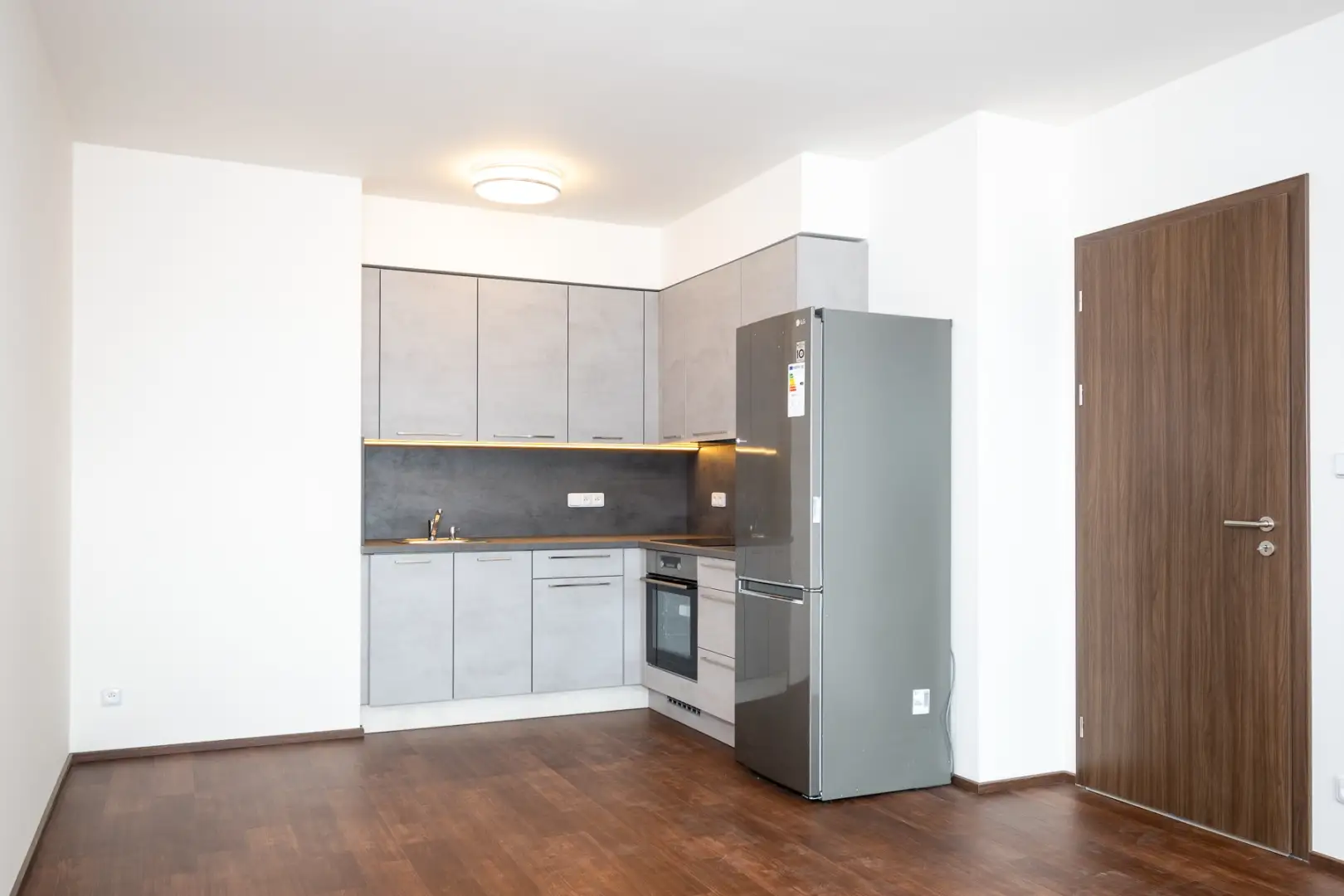 Pronájem bytu 2+kk s balkónem, ulice Poděbradská 1158/49, Praha - Hloubětín