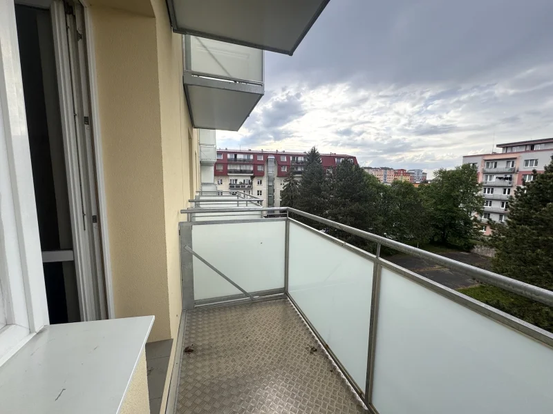 Pronájem bytu 3+kk/B, po rekonstrukci, zařízený, Praha - Letňany