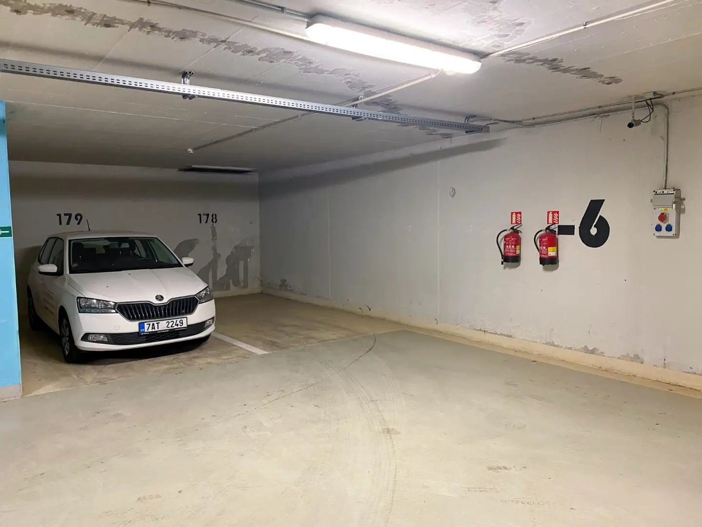 Pronájem byty 1+kk  s výměrou 28m² a vlastním parkováním  Praha - Stodůlky
