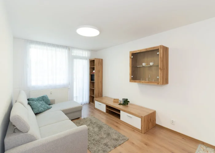 Pronájem bytu 2+kk 57 m², Praha - Hloubětín