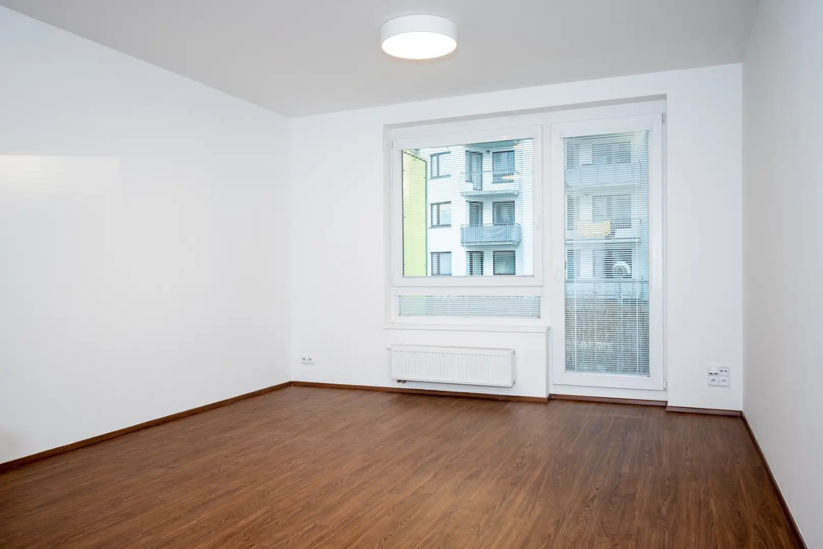 Pronájem bytu 1+kk/B o výměře 32 m2 Praha Střížkov