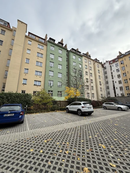 Pronájem parkovacího stání 13 m², Praha - Žižkov