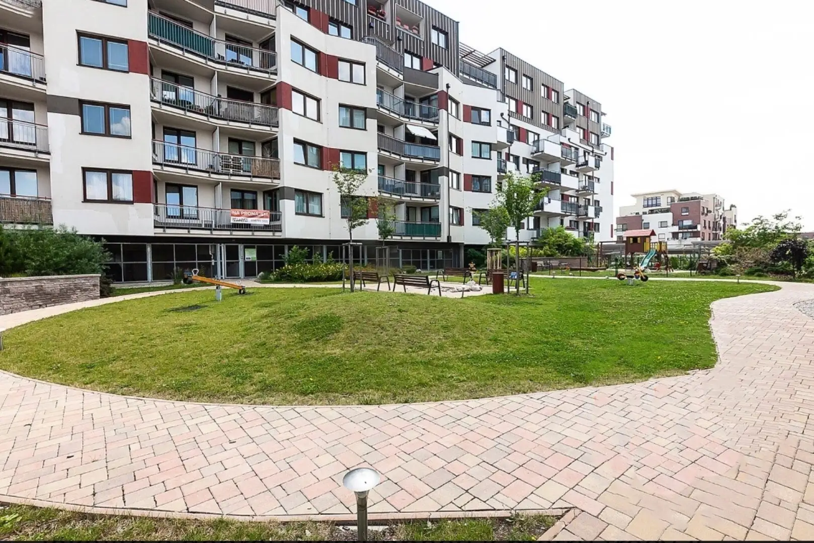 Pronájem bytu 2+kk  51m² - Praha - Dolní Měcholupy