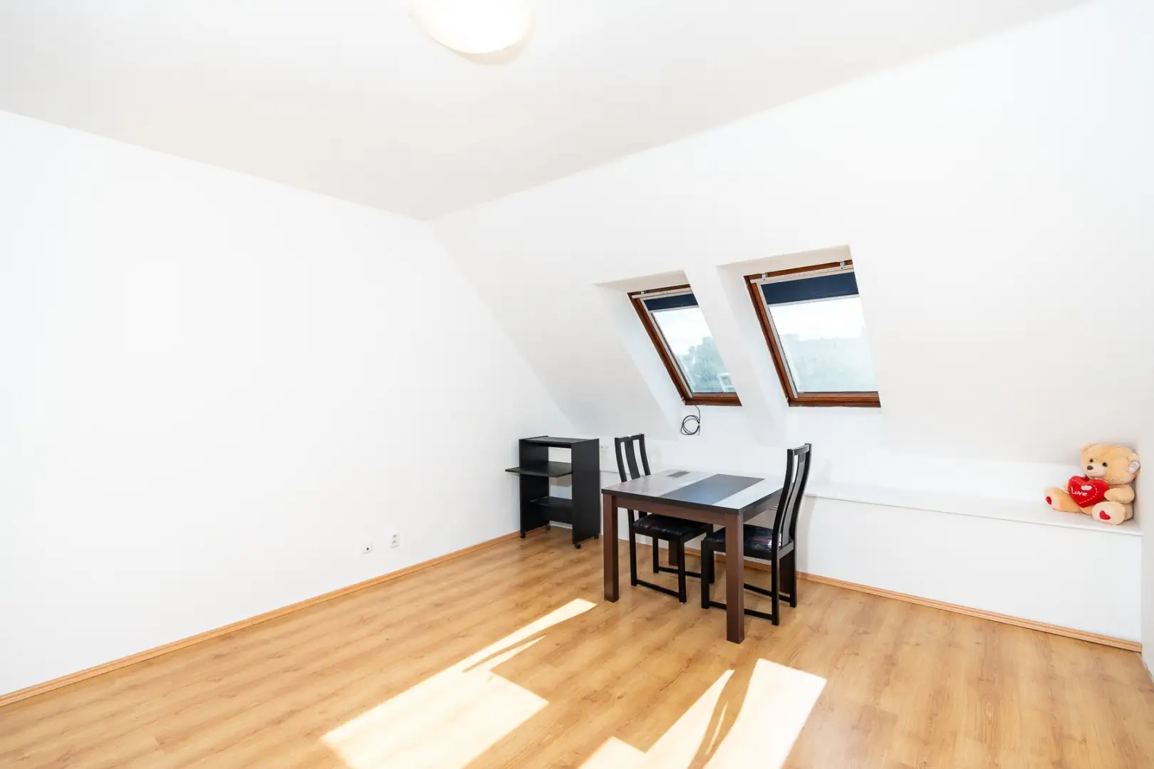Pronájem byty 1+kk, 26 m² - Praha - Vršovice