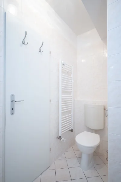 Pronájem bytu 2+kk s balkónem, ulice Hnězdenská 767/4a, Praha - Troja