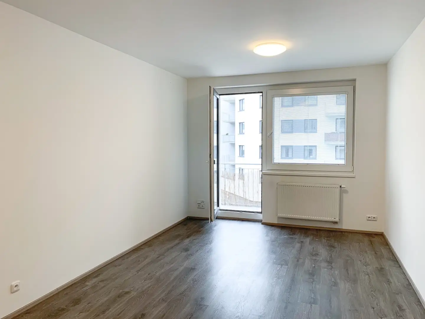 Pronájem bytu 2+kk/B, 53m² - Praha - Střížkov