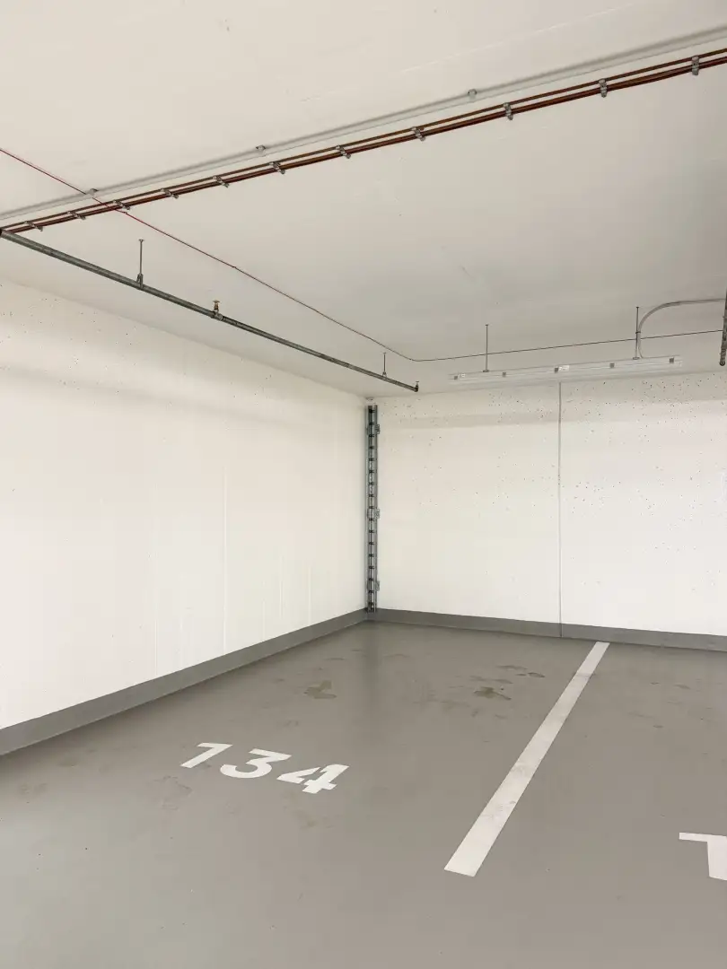 Pronájem garážového stání, 15 m² - Praha - Hloubětín