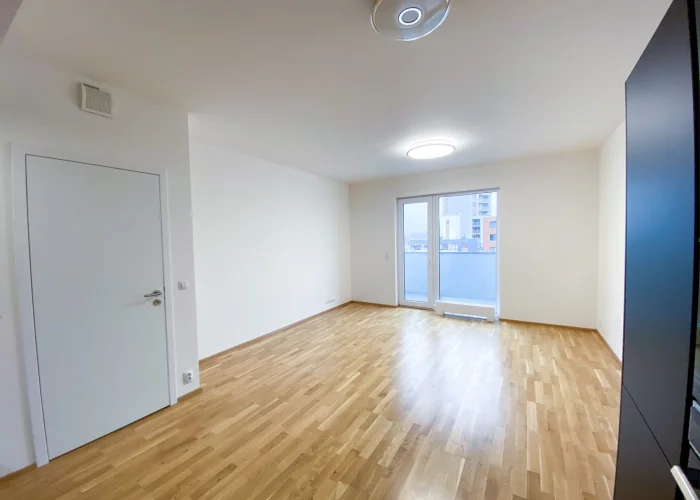 Pronájem bytu 2+kk, 58m2 s balkonem