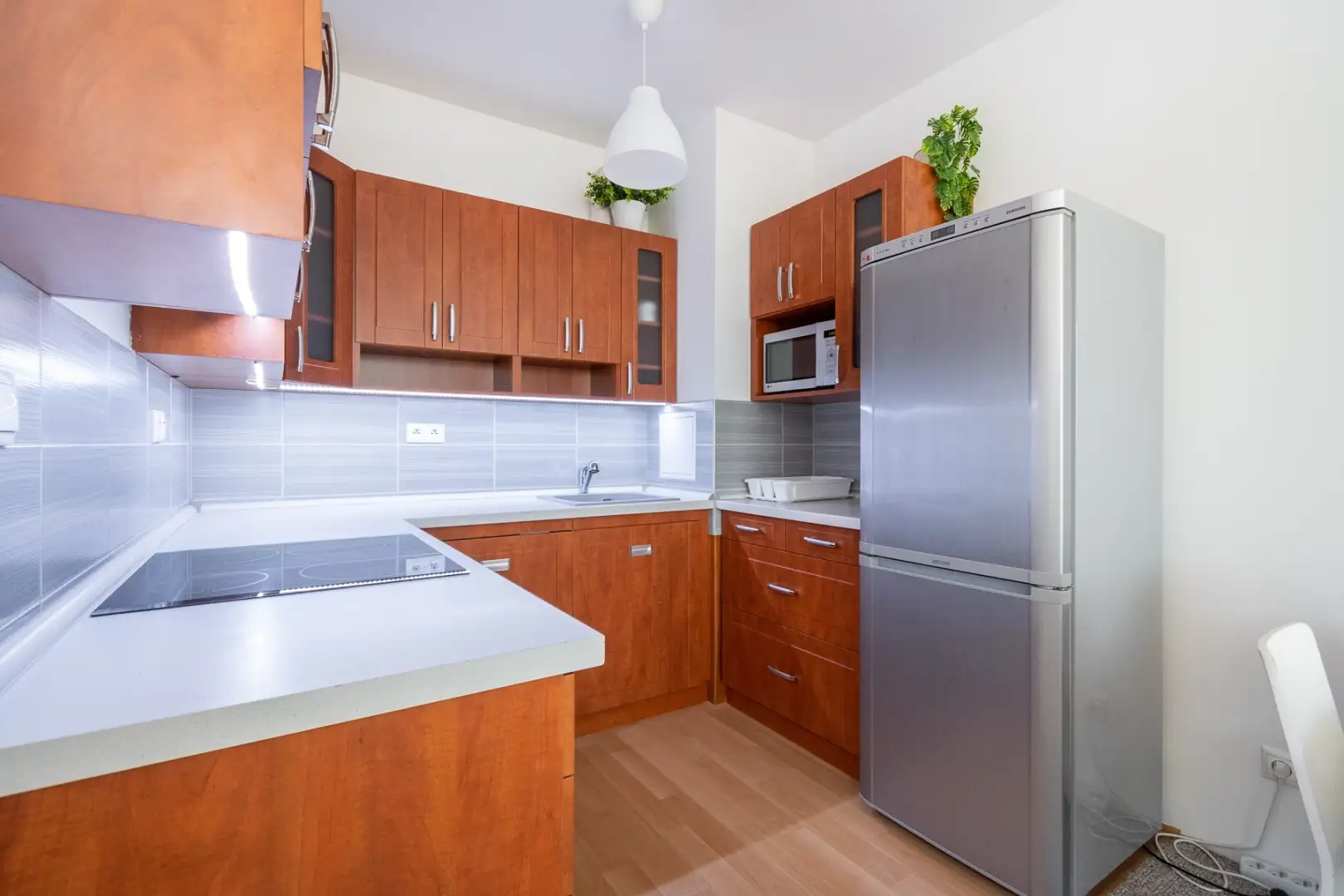Podnájem bytu 2+kk, ulice Saturnova 1332/52, Praha - Uhříněves