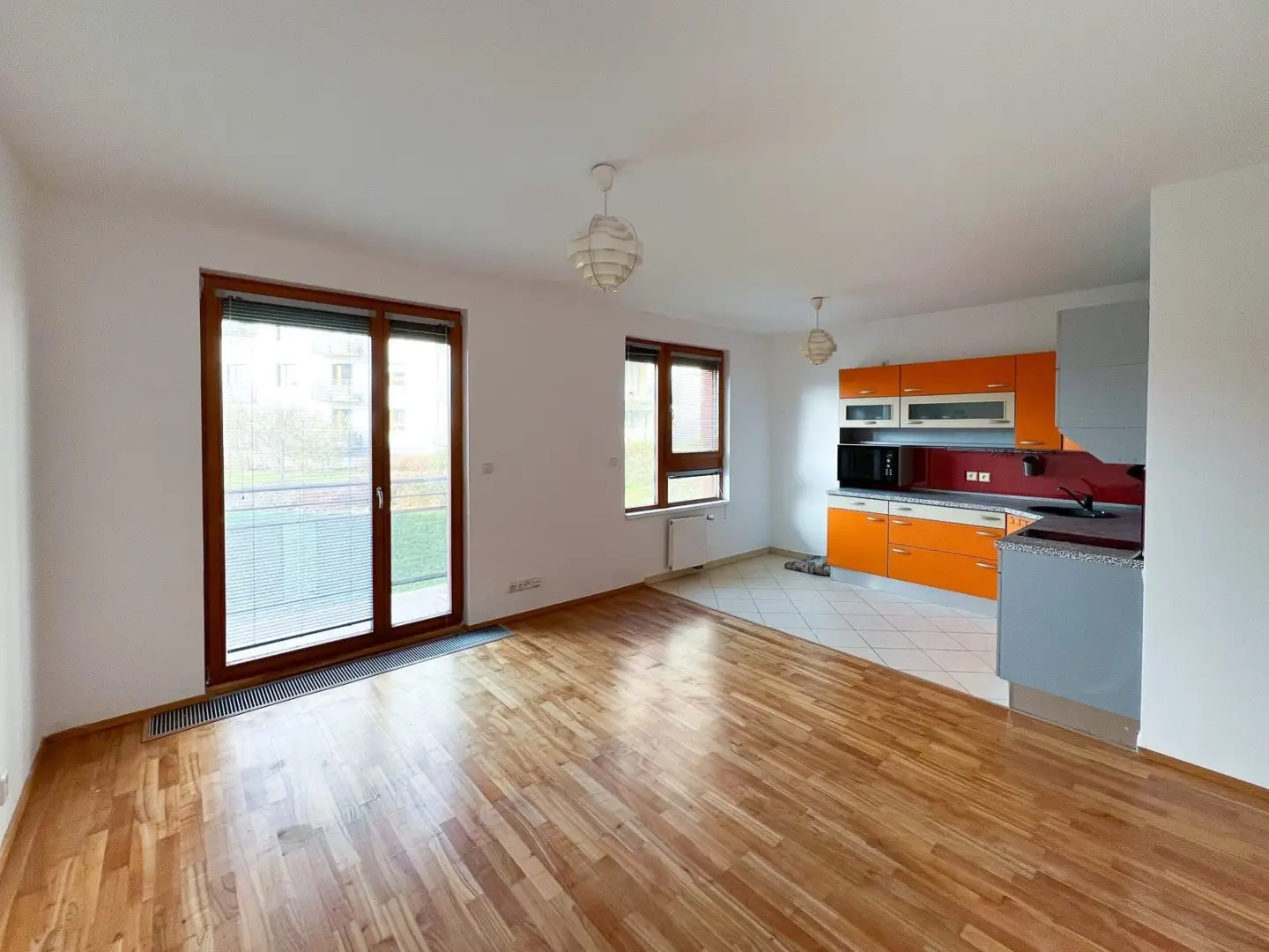 Pronájem bytu 1+kk, 52 m², ulice Mattioliho - Praha - Záběhlice