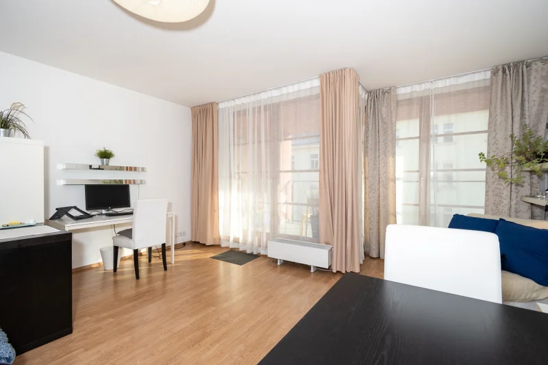Pronájem bytu 1+kk, 47m2, s balkónem a garáží