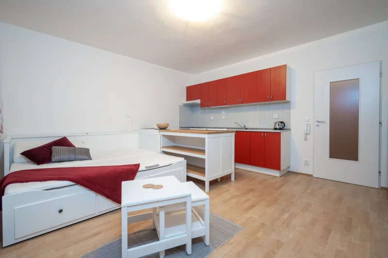 Pronájem byty 1+kk  s výměrou 28m² a vlastním parkováním  Praha - Stodůlky