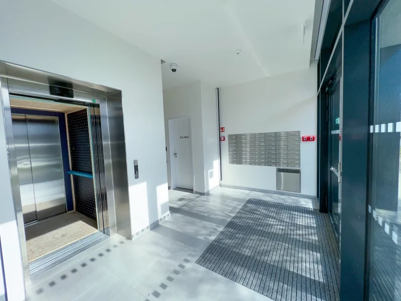 Pronájem bytu 2+kk v novostavbě, 53 m2 + balkón - Praha Hloubětín