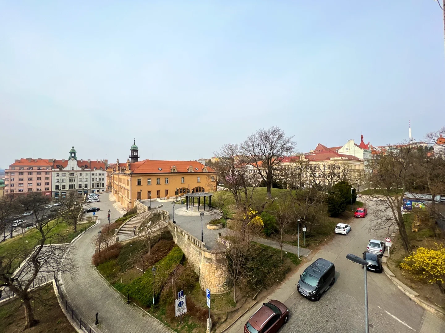 Pronájem bytu 3+kk, 84m², ulice Holandská, Praha - Vršovice