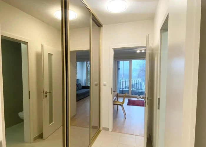 Pronájem světlého bytu 2+kk + B/S/G, ulice Olgy Havlové, Praha 3