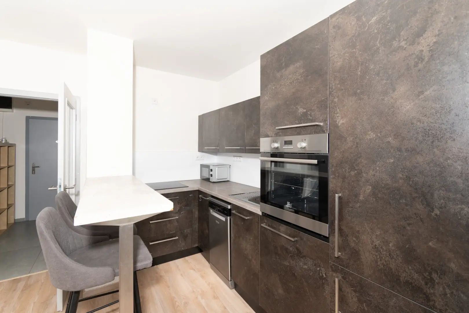 Pronájem bytu 2+kk, 41 m² - Praha - Modřany
