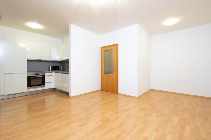 Pronájem bytu 1+kk 30m² - Praha - Malešice