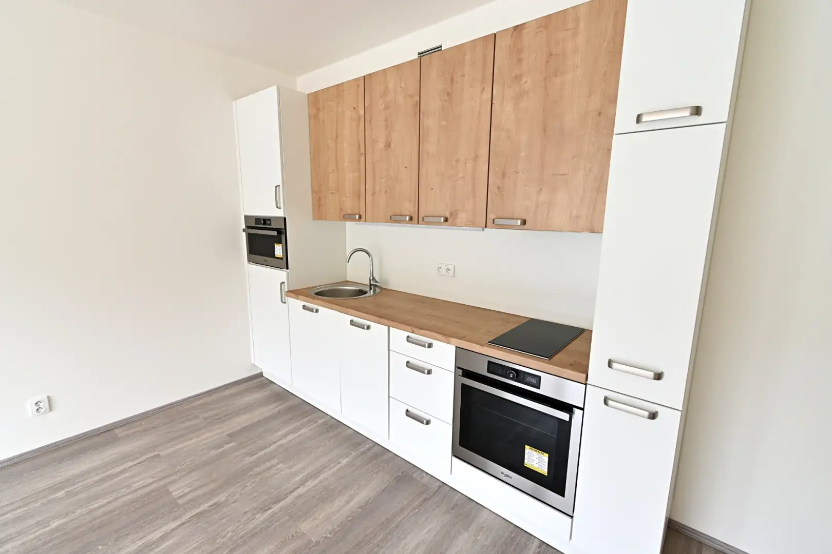 Pronájem bytu 3+kk/L/G o výměře 53m² v lokalitě Praha - Košíře