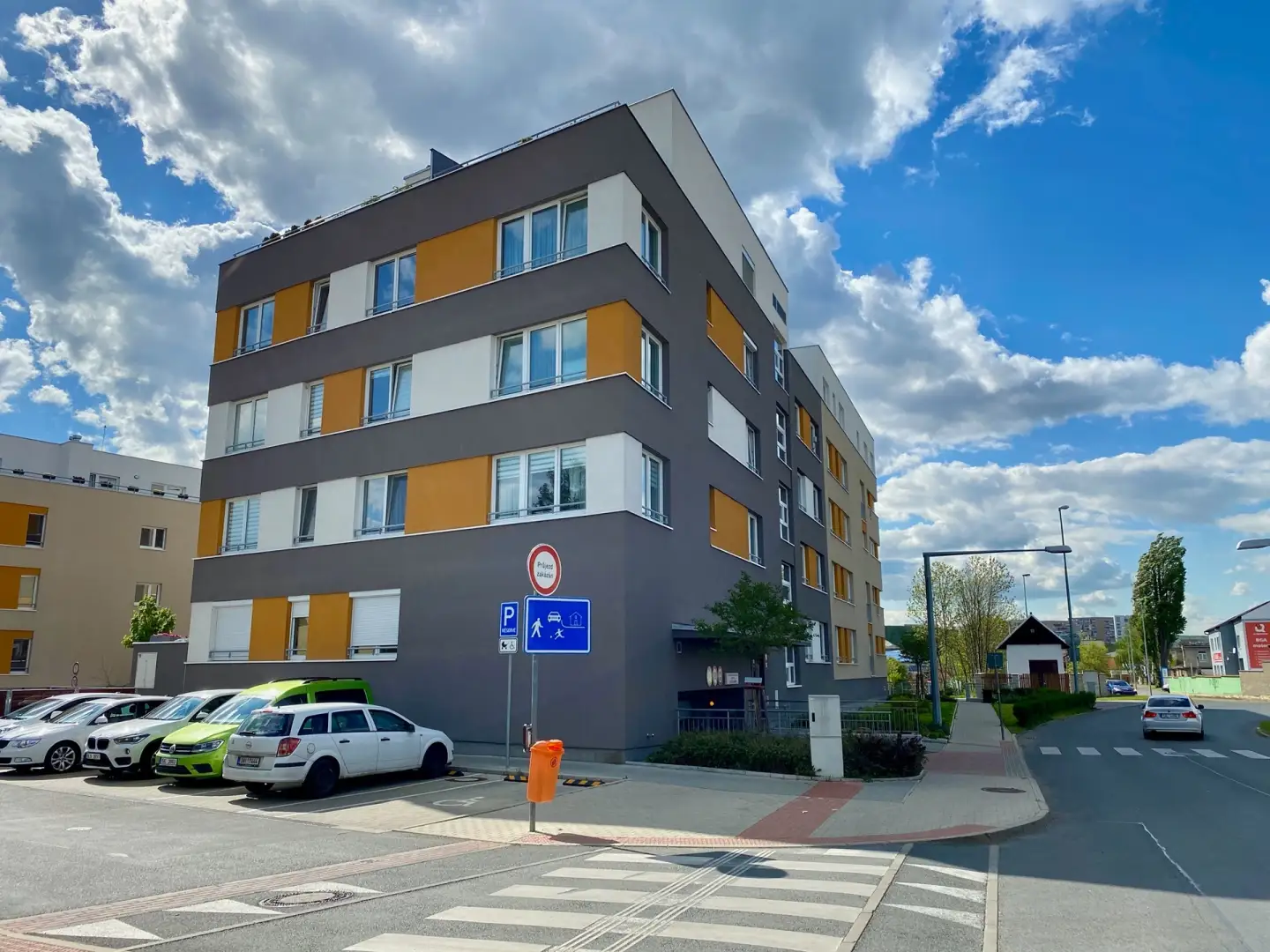 Pronájem bytu 1+kk/ 35m2,  ulice Františka Diviše, Praha Uhříněves