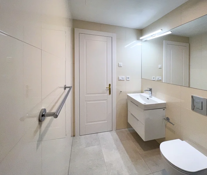 Pronájem bytu 1+kk s balkónkem, ulice Ovenecká 315/32, Praha - Holešovice