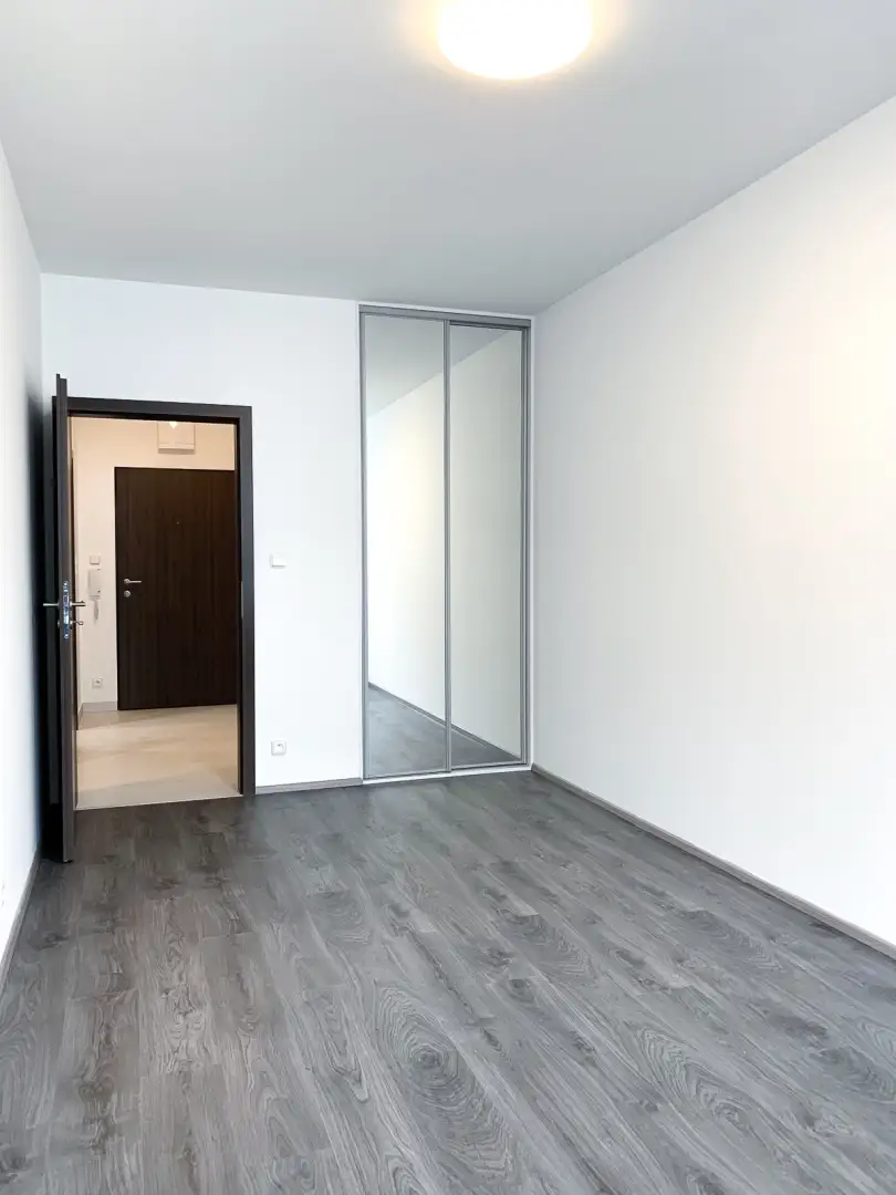 Pronájem bytu 2+kk/B, 53m² - Praha - Střížkov