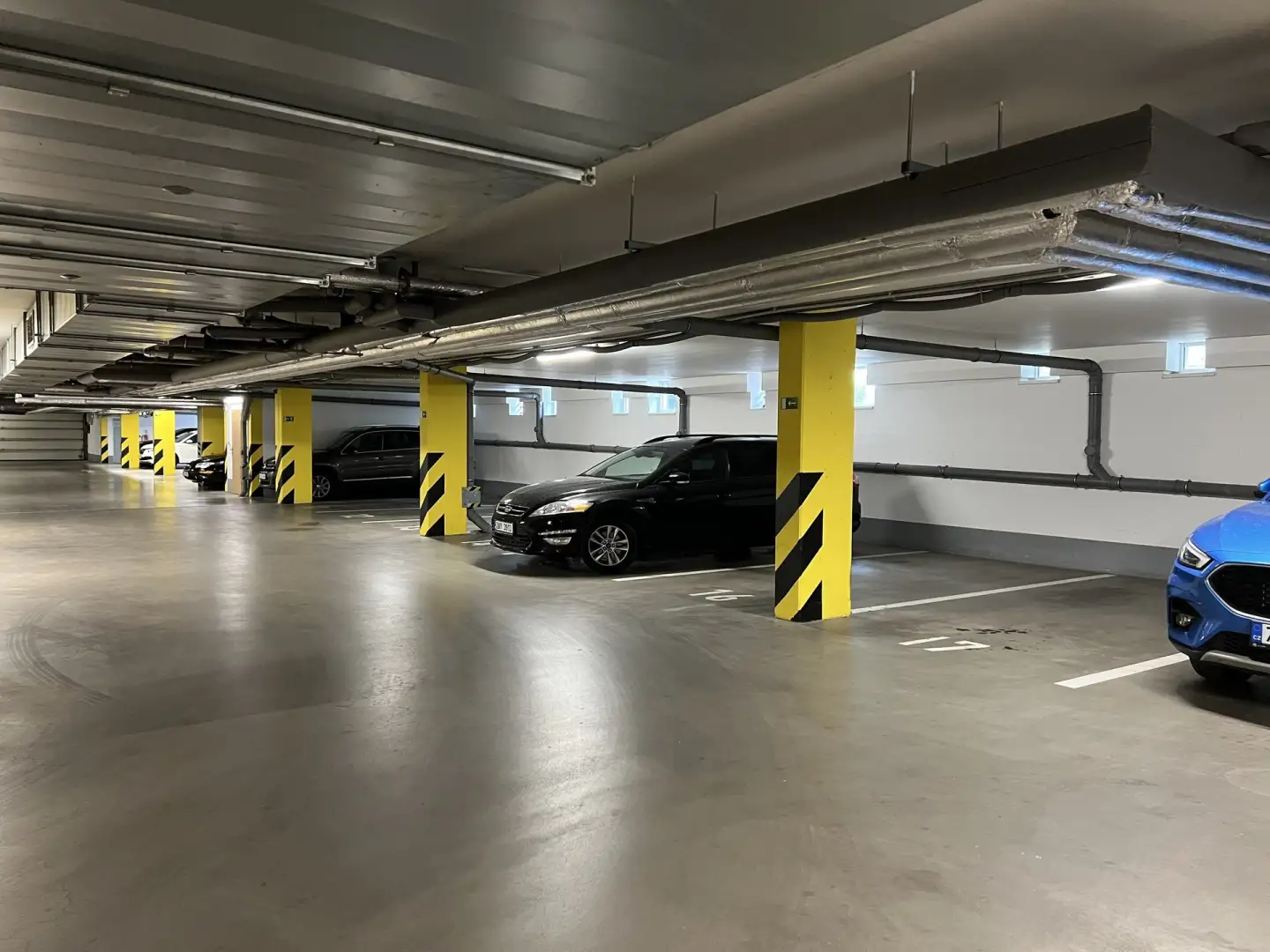 Pronájem garáže, 15 m² - Praha - Prosek