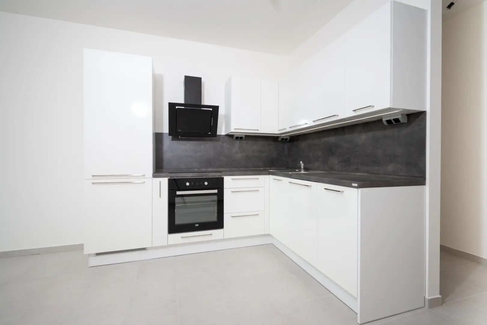 Pronájem bytu 2+kk/B/S o velikosti 57m² - Praha - Modřany