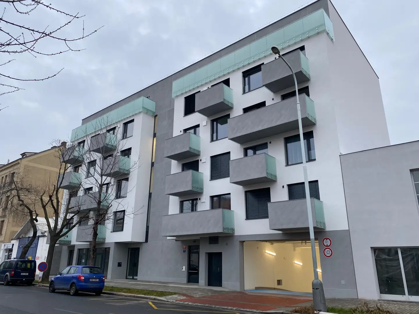 Pronájem bytu 2+kk, 58m2 s balkonem