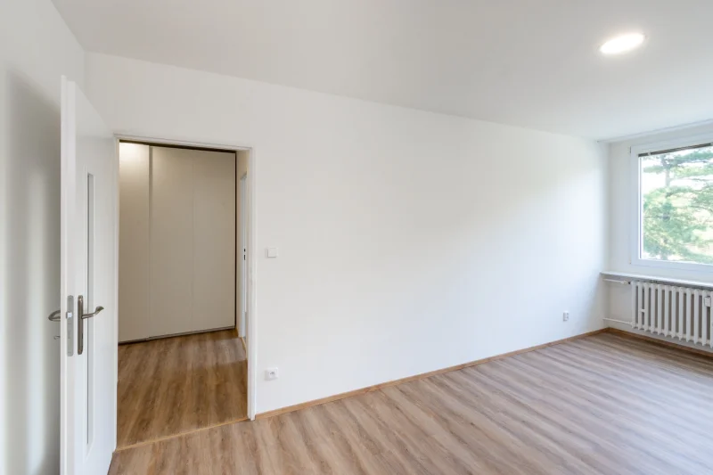 Pronájem bytu 2+kk, 45 m² - Praha - Kobylisy