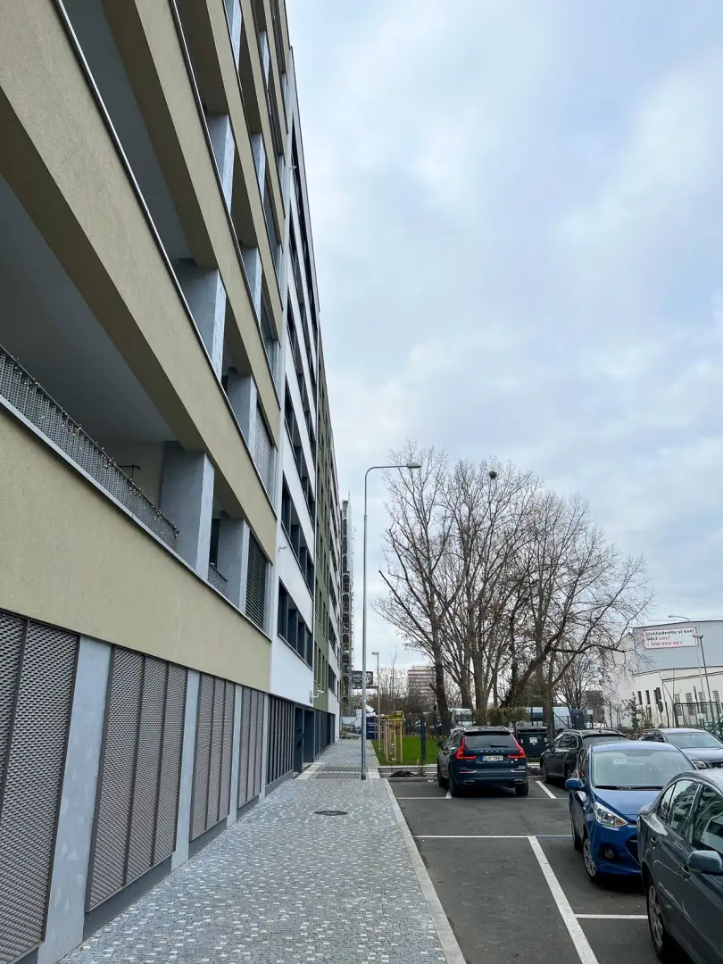 Pronájem bytu 2+kk, 48 m², nezařízený,  Praha - Holešovice