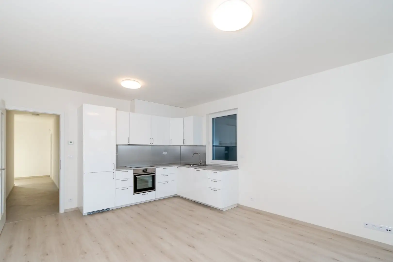 Pronájem bytu 2+kk, 57 m² - Praha