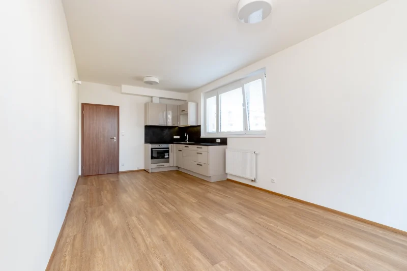 Pronájem bytu 2+kk/B/G o výměře 55m² - Praha - Střížkov