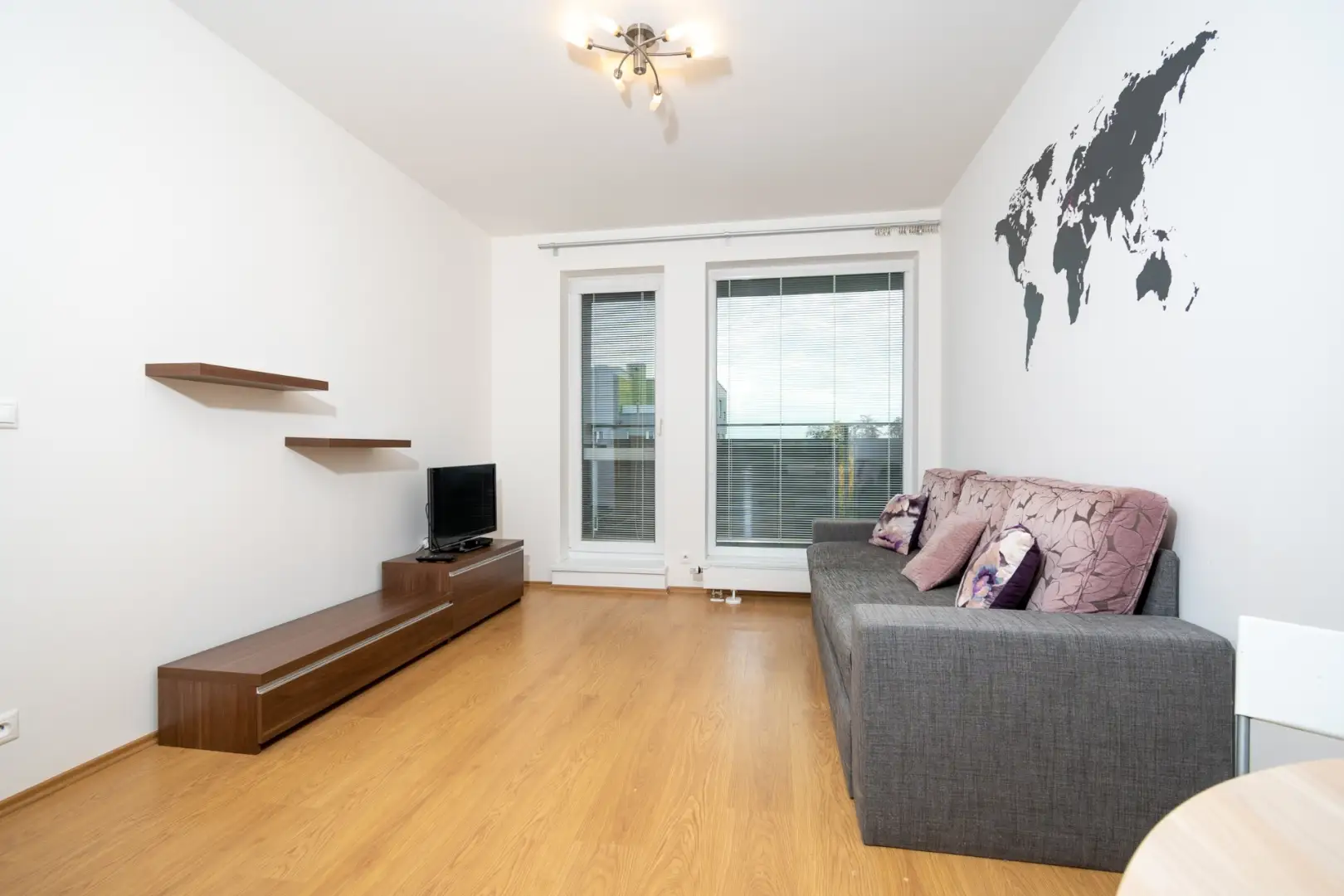 Pronájem slunného bytu 2+kk/G/B/S s výměrou  45m² - Praha - Uhříněves