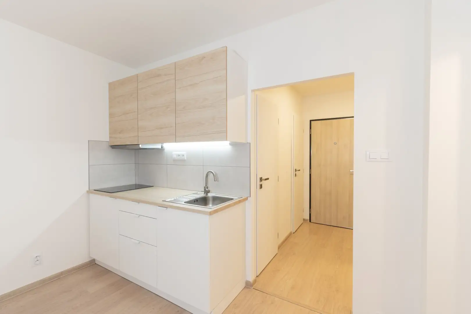 Pronájem bytu 1+kk 29 m², Praha - Hodkovičky