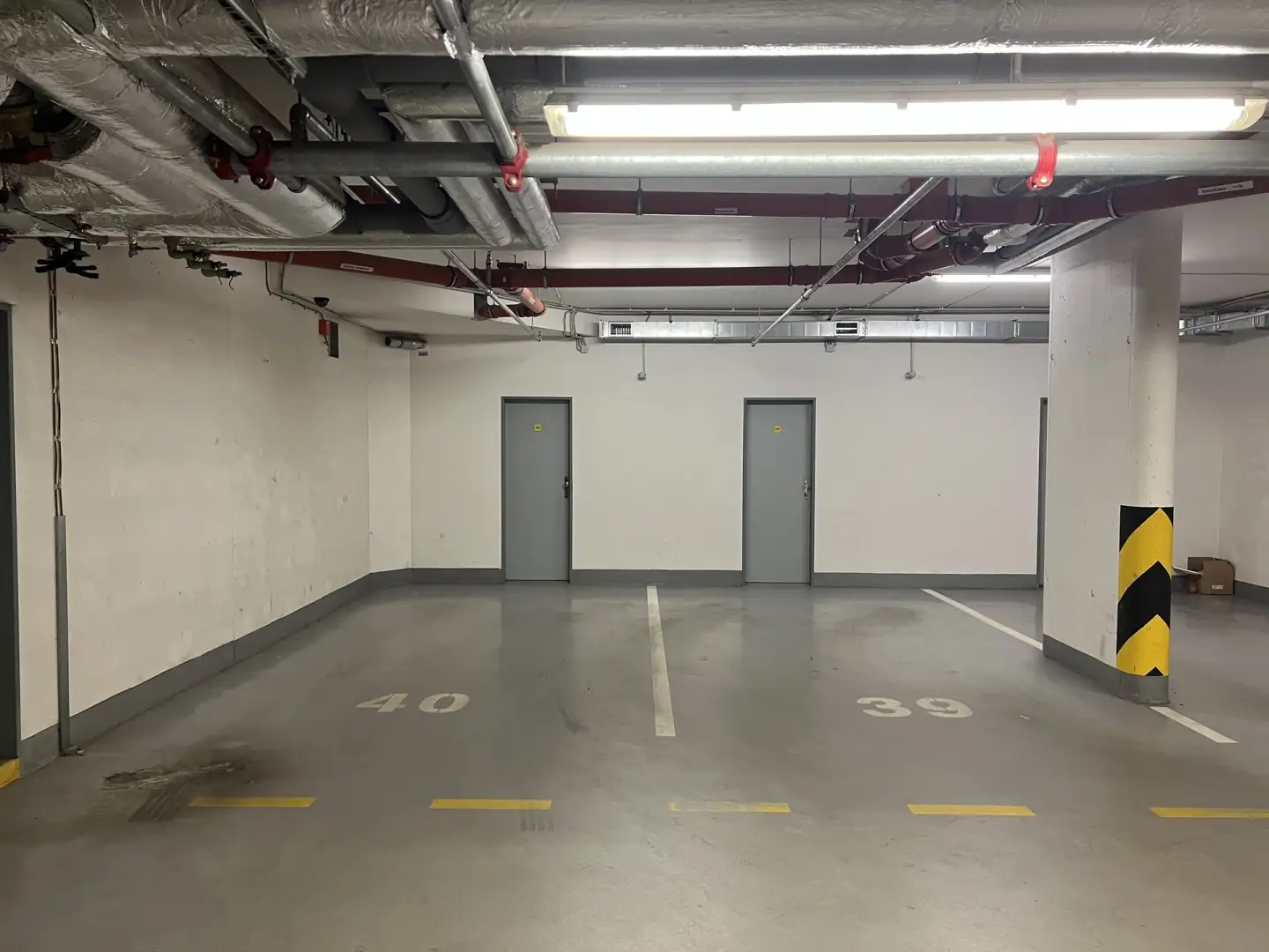 Pronájem garážové stání, 15 m² - Praha - Libeň